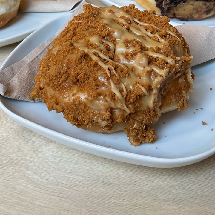 photo of Considerit Biscoff Donut shared by @davidgarciag on  28 Nov 2022 - review