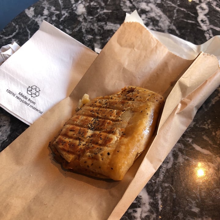 photo of Caffè Nero Vegan vegetable roll shared by @rachelsyme on  15 Dec 2020 - review