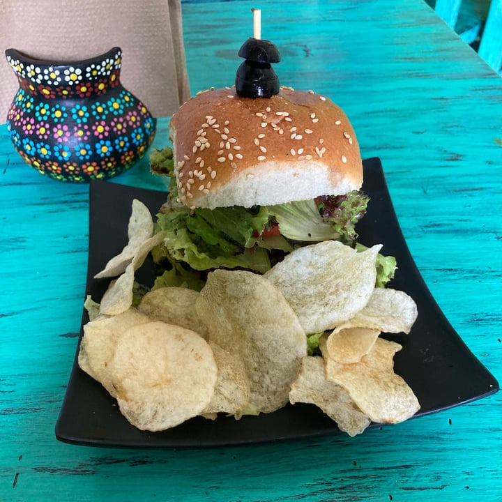 photo of Mezcalería Escapulario falafel burger shared by @aliscorle on  04 Jul 2022 - review