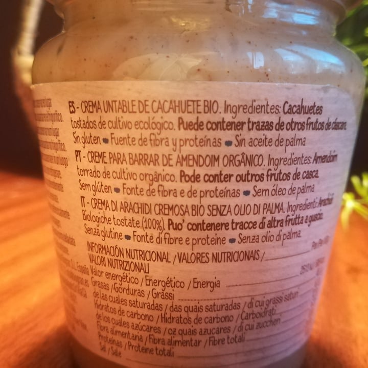 photo of Whole Earth Crema untable de Cacahuete Bio shared by @vanodumo on  14 Mar 2021 - review