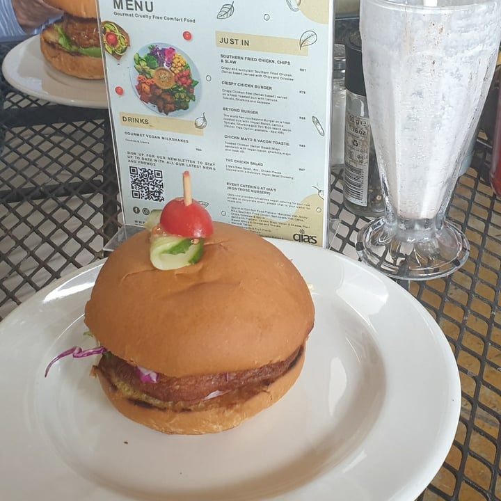photo of Gias on Montrose Crispy Chickn Burger shared by @compassionate1candy on  20 Dec 2020 - review