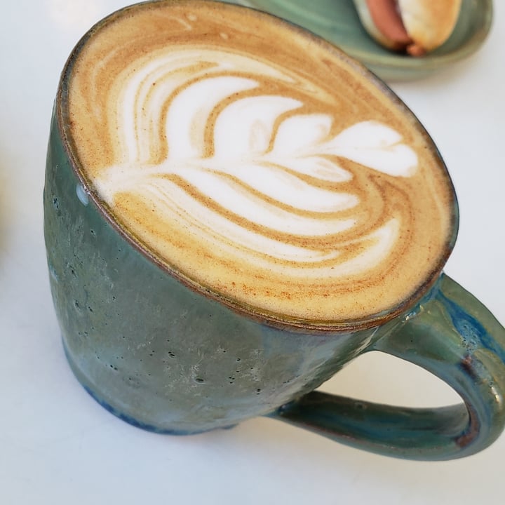 photo of Bioma plant based café Macchiato con leche de Almendras shared by @ivanavgana on  19 Apr 2021 - review