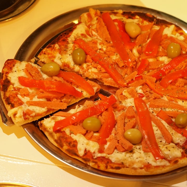 photo of Coma, Veggie Pizza De Jamón Y Morrones Con Mozzarella De Almendras shared by @mirianmaza on  14 Mar 2022 - review