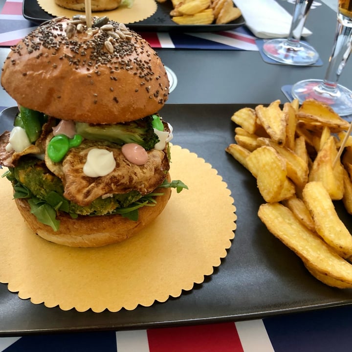 photo of Old England Pub - Pub Birreria Padova Porn burger vegan shared by @djo on  28 Jun 2022 - review