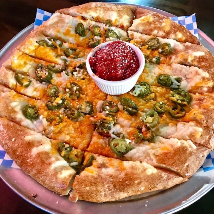 photo of Rudy's Gourmet Pizza Vegan Garlic Cheesy Bread With Jalapeños shared by @pdxveg on  13 Nov 2019 - review
