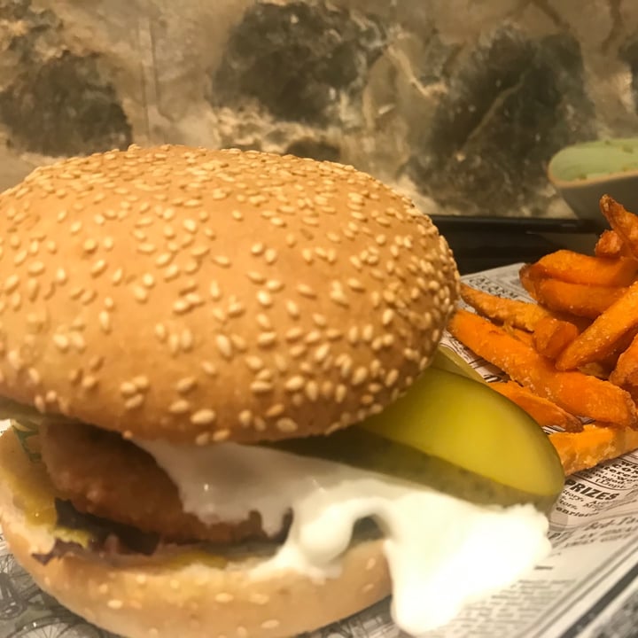 photo of Street & Soul New York chicken burger shared by @alinpadilla on  24 Sep 2020 - review