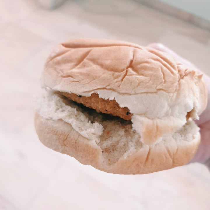 review photo of Quorn Southern Fried Burgers shared by @lindylau1 on 17 May 2019 - review