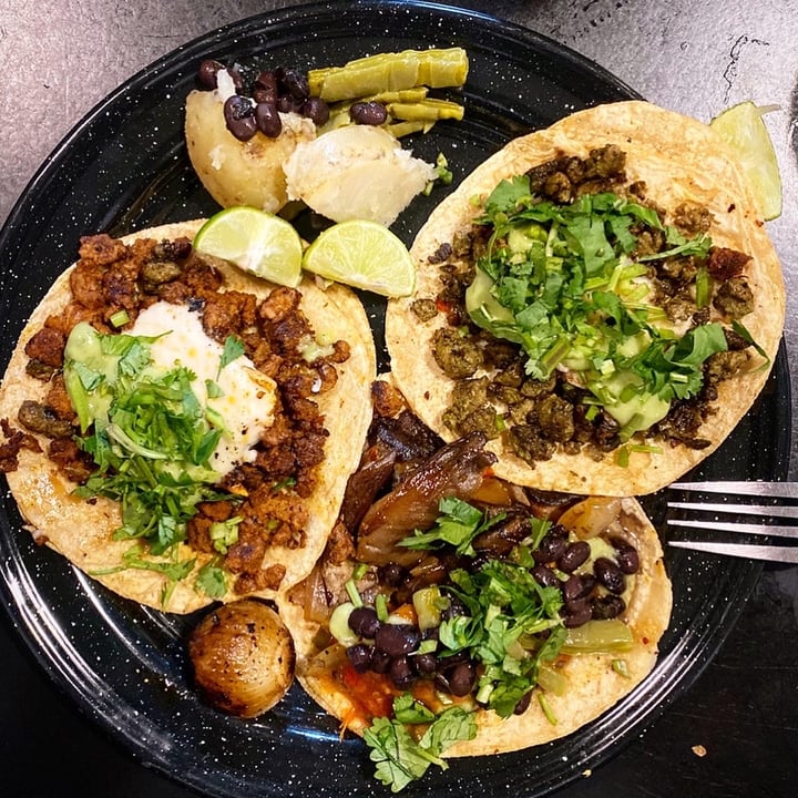 photo of Por siempre vegana 2 Tacos shared by @jourbano on  30 Nov 2019 - review