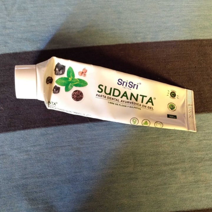 photo of SriSri Tattva Pasta Dental Ayurvédica Sudanta shared by @almendrasol on  10 Nov 2021 - review