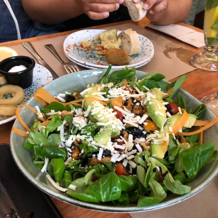 review photo of Viva Chapata Ensalada variada shared by @anadolu on 10 Nov 2022 - review