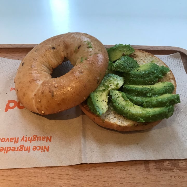 photo of nood food Whole Wheat Bagel With Avocado shared by @kaylabear on  10 Dec 2018 - review