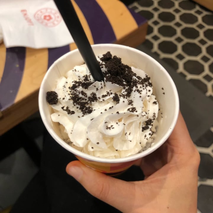 photo of Flower Burger Oreo Milkshake shared by @frappa on  30 Oct 2022 - review