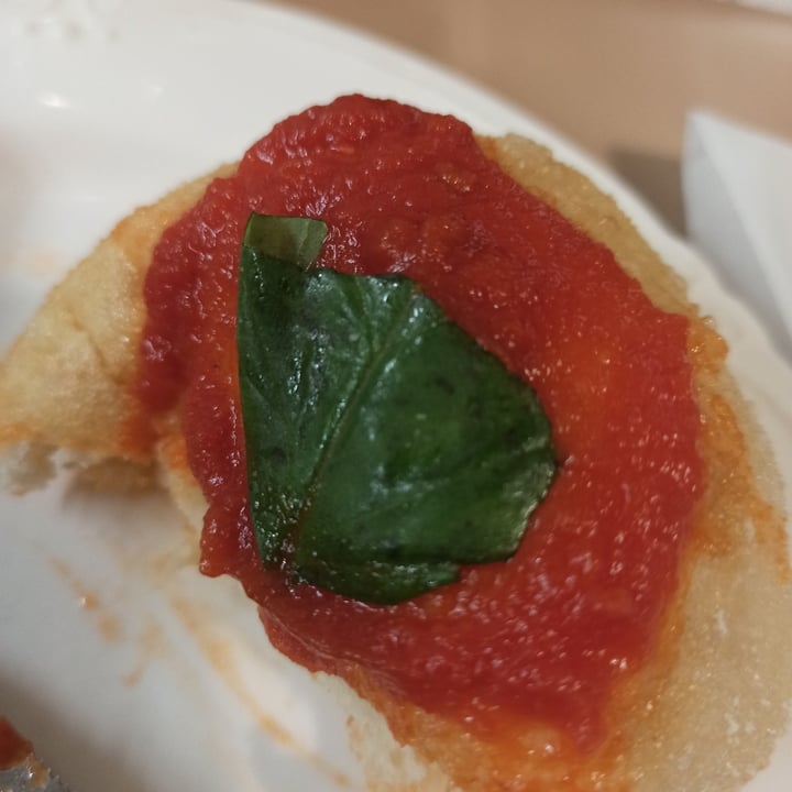 photo of O' Pagnottiello 2 montanara solo sugo shared by @simonaballini01 on  20 Jun 2022 - review