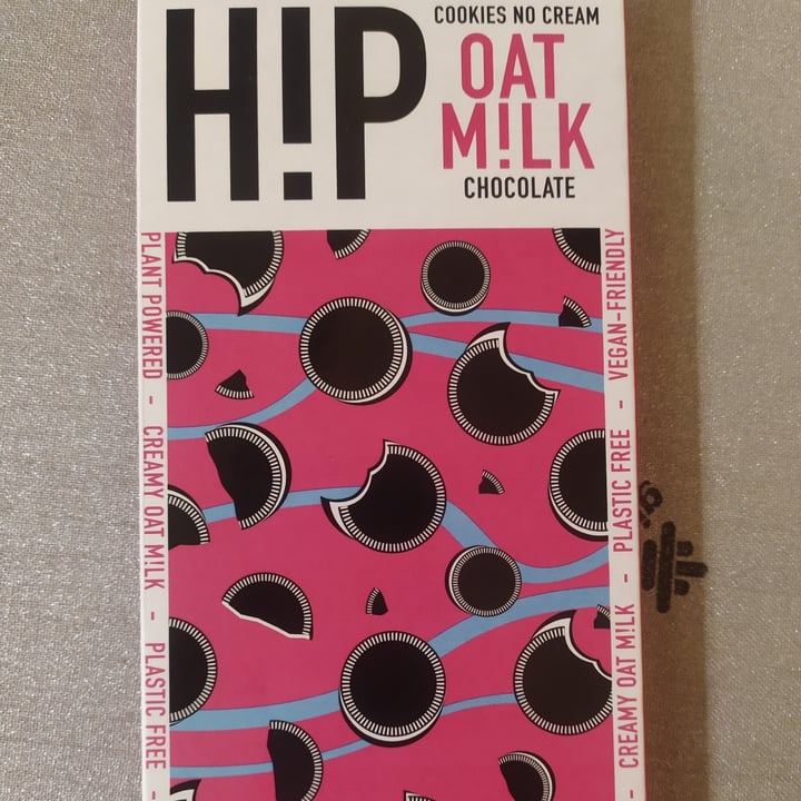 photo of HIP (H!P) Cookies No Cream Oat M!lk Chocolate Bar shared by @saradc on  23 Nov 2021 - review