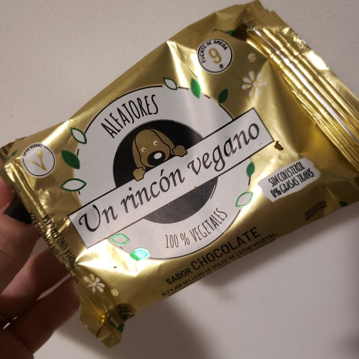 photo of Un Rincón Vegano Alfajor Chocolate shared by @jaazmiins on  24 Jul 2020 - review