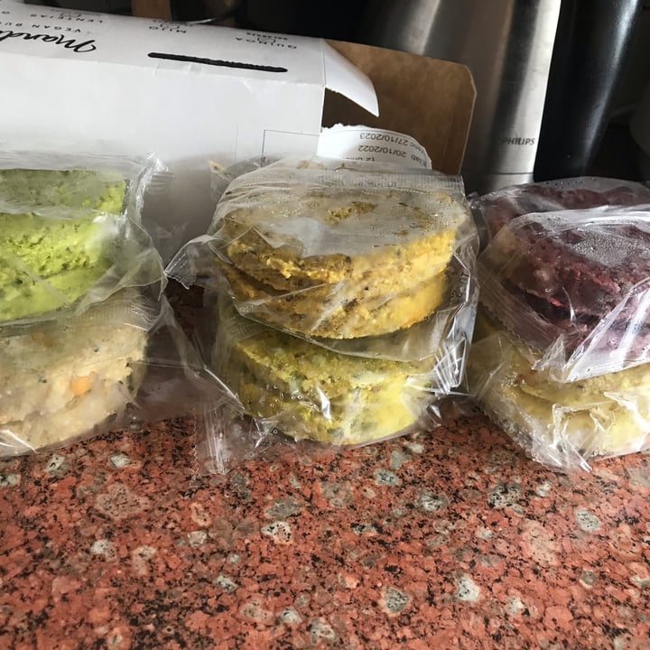 photo of Manducas Vegan Burgers  shared by @cloesabb on  05 Dec 2022 - review