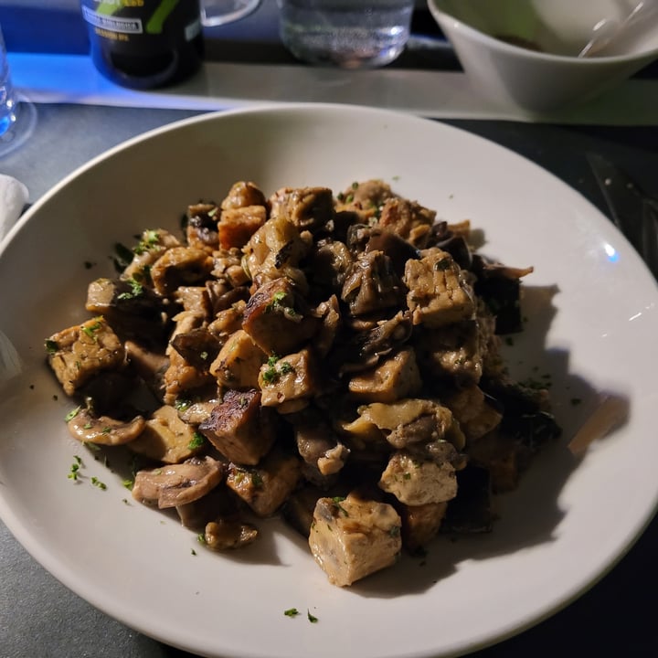 photo of Osteria Di Fuori Porta Padova Tempeh, eggplant and mushrooms shared by @samvise on  19 Jul 2022 - review