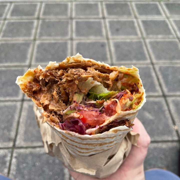 review photo of Vegöner - Vegan Döner und Fast Food Dürüm shared by @m4dceropterix on 07 Aug 2021 - review