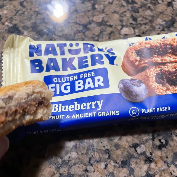 photo of Nature's Bakery Blueberry Fig Bar shared by @karenasp on  14 Nov 2021 - review
