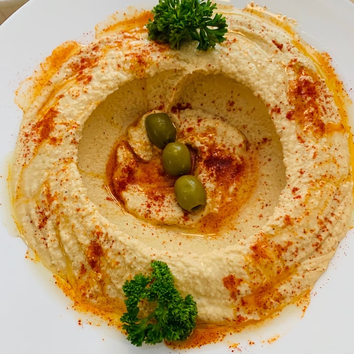 photo of Mearth cafe Pita Bread & Garlic Hummus shared by @andyboimdu on  25 Jul 2021 - review