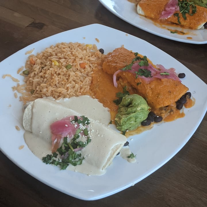 photo of Ed's Cantina & Grill Vegetable Enchiladas shared by @iszy on  18 Jun 2022 - review