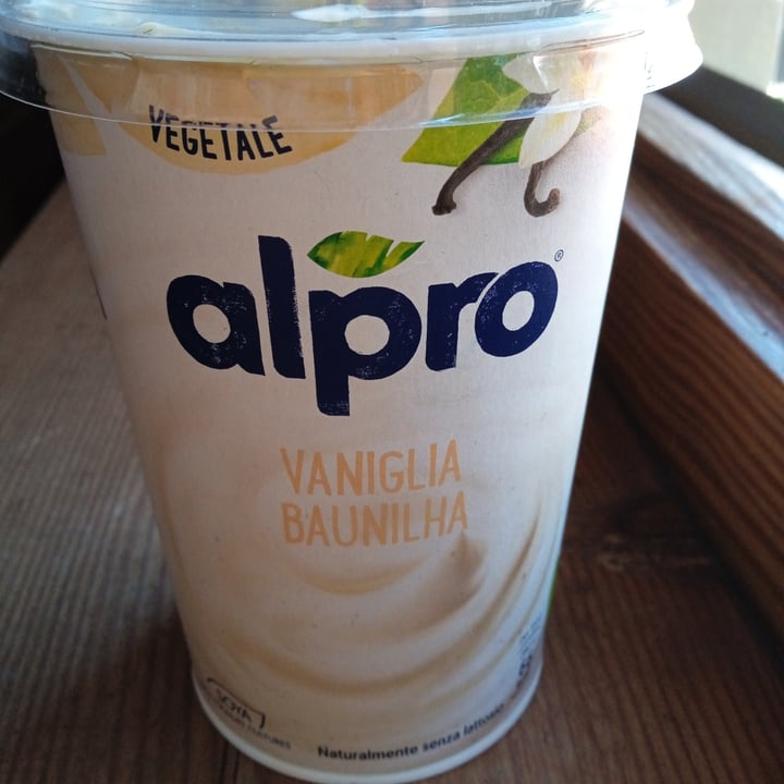 photo of Alpro Vaniglia Baunilha Yogurt shared by @valentinascapucci on  24 Aug 2022 - review