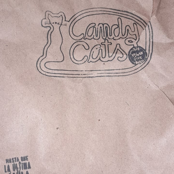 photo of Candy Cats Vegan Food Pizza Rellena shared by @sofiamilla on  30 Aug 2022 - review