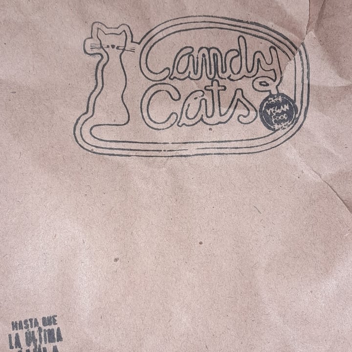 review photo of Candy Cats Vegan Food Pizza Rellena shared by @sofiamilla on 30 Aug 2022 - review