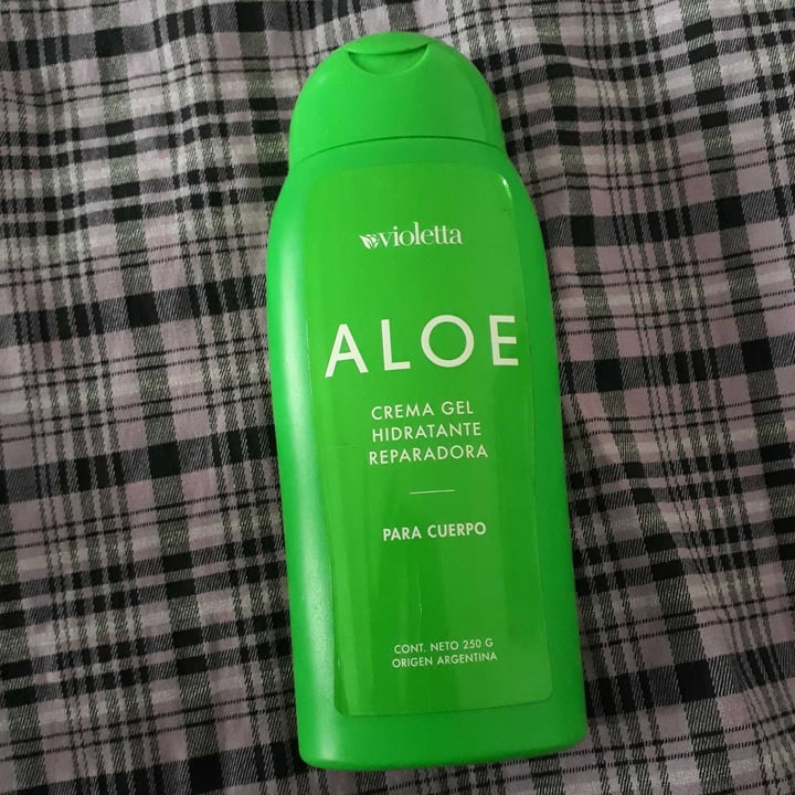 photo of Violetta cosméticos Aloe crema gel cuerpo shared by @belenveggie on  10 Mar 2022 - review