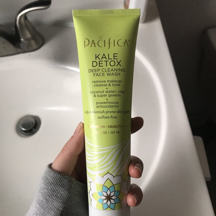 review photo of Pacifica Kale Detox Deep Cleaning Face Wash shared by @thevegansatanist on 26 Apr 2020 - review