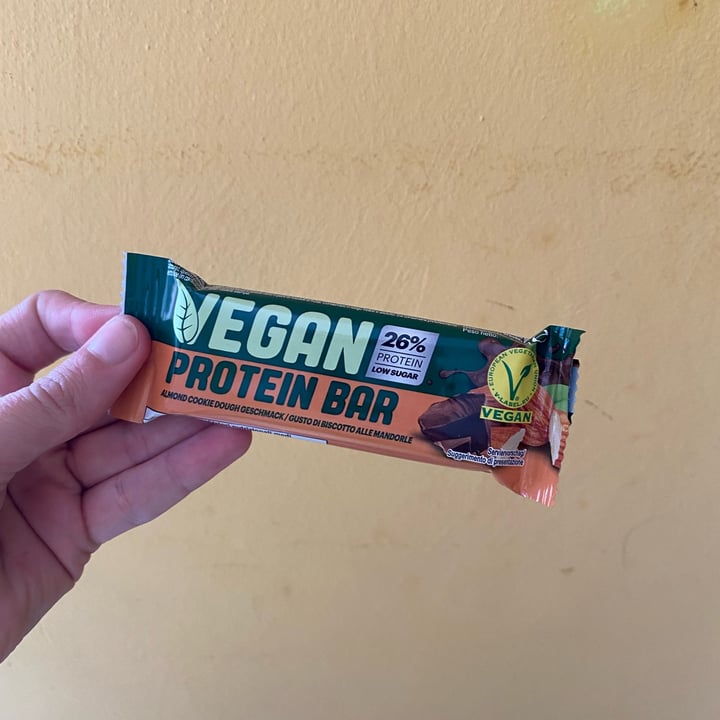 photo of Vegan Protein Bar  Almond Cookie Dough Geschmack / Gusto Di Biscotto Alle Mandorle shared by @alessiafalchi92 on  14 Sep 2022 - review