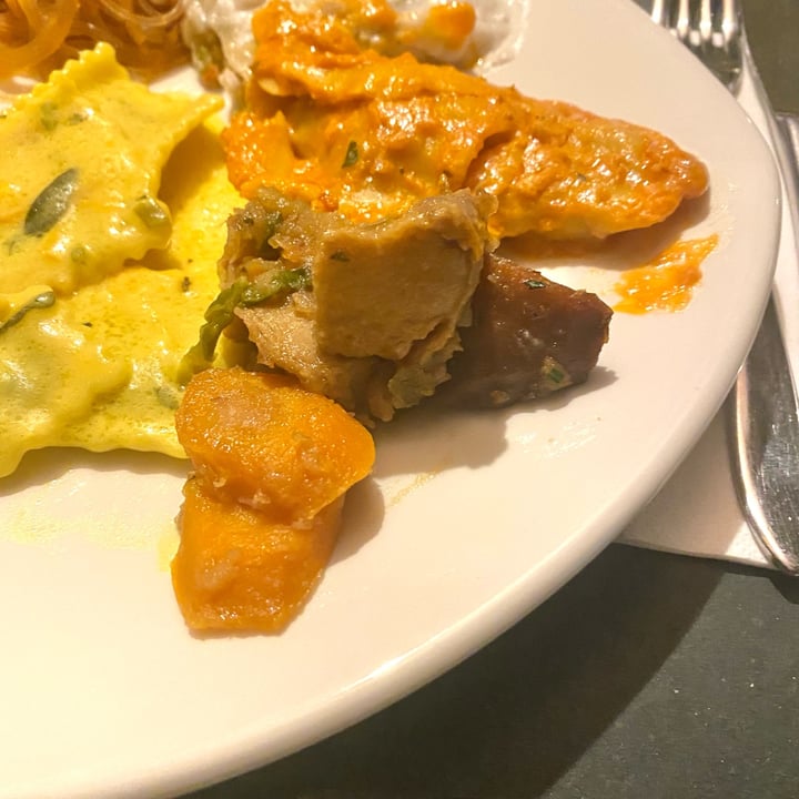 photo of Ops! Seitan Con Verdure Saltate E Patate Arrosto shared by @elitofu on  22 May 2022 - review