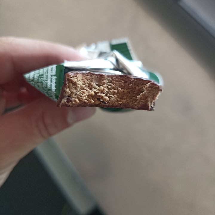 review photo of Vegan Protein Bar Protein Bar Chocolate Brownie shared by @earthlingmalna on 14 May 2022 - review