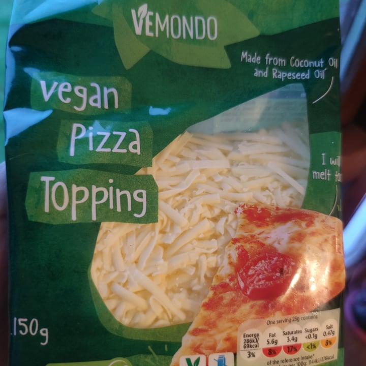 photo of Vemondo  vegan cheese pizza topping shared by @arsone on  04 Nov 2022 - review
