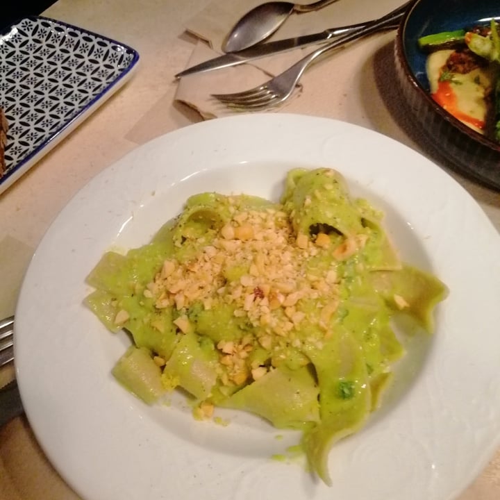 photo of Sottobosco Bistrot pappardelle Di La Tana Del Bianconiglio Crema Di piselli, zucchine, nocciole e limone shared by @themagator18 on  23 Jun 2022 - review