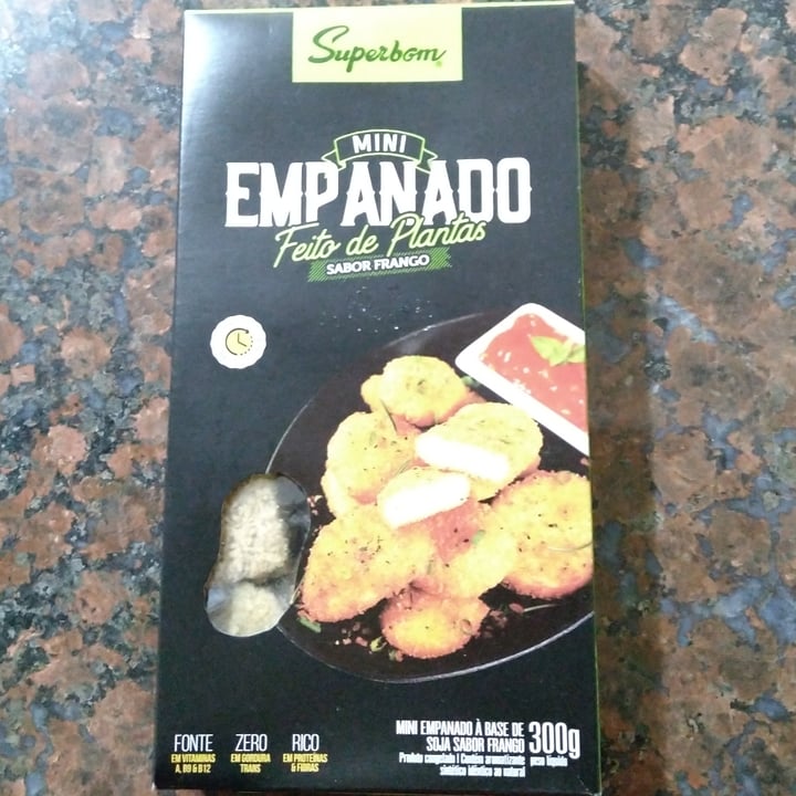 photo of Superbom Mini empanado sabor frango shared by @silparente on  08 May 2022 - review