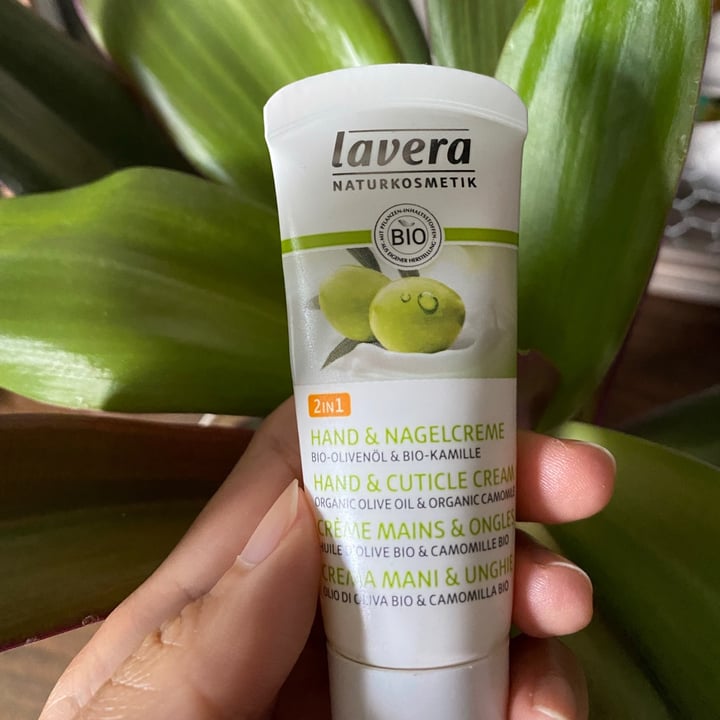photo of Lavera Naturkosmetik Hand & Nagelcreme Olivenöl & Kamille shared by @ritadewi on  28 Jul 2021 - review