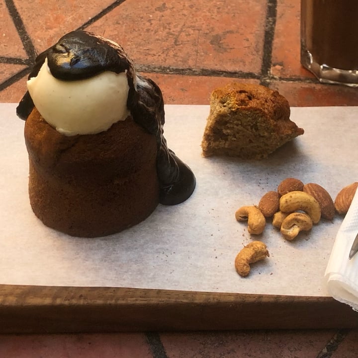 photo of Honest Chocolate Cafe Banana Bread Bunny Chow shared by @magdawrpa on  19 Jun 2022 - review