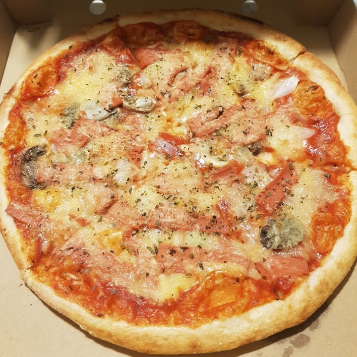 photo of deWeggie's Pizza Carbonara shared by @silviamh on  10 Jul 2021 - review