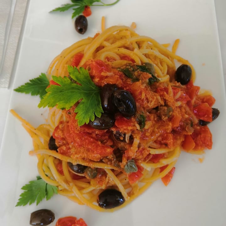 photo of Ristorante Zenzero spaghetti alla pizzaiola con tonno vegetale shared by @coccinella on  22 May 2022 - review