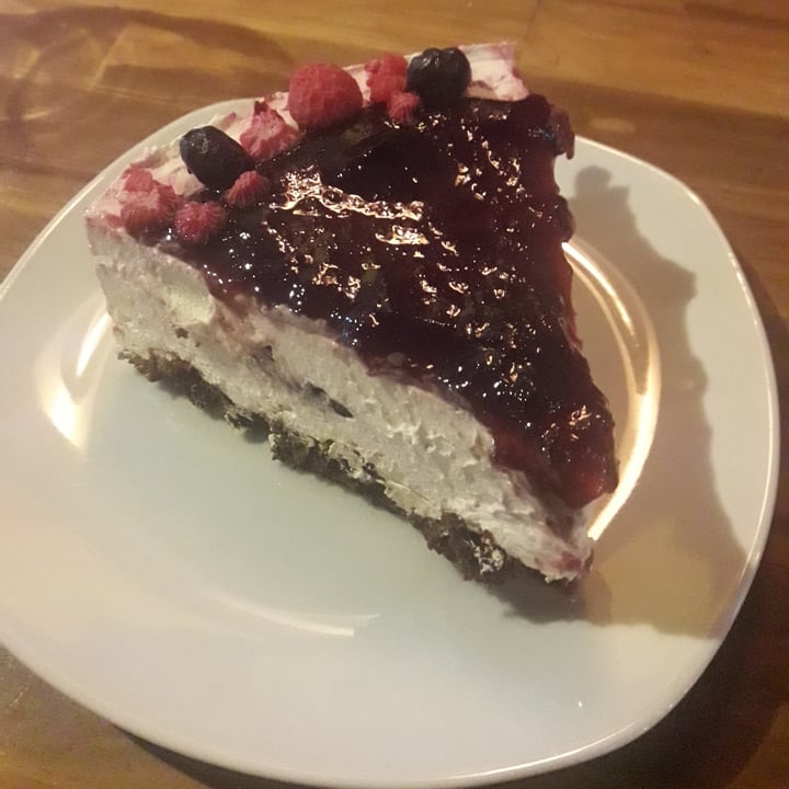 review photo of OM - Vegan Coffe Shop & Beer Cheescake de arándanos shared by @carito08 on 25 Feb 2021 - review