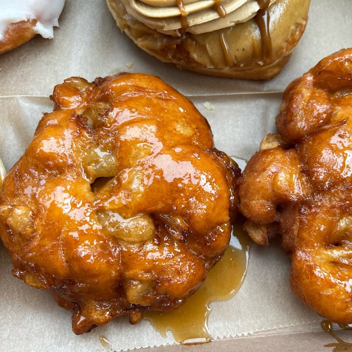 review photo of Lovebirds Donuts Apple Fritter shared by @whitneys6 on 23 Oct 2022 - review