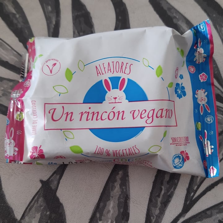 photo of Un Rincón Vegano Alfajor de Coco shared by @chelldu on  26 Mar 2022 - review
