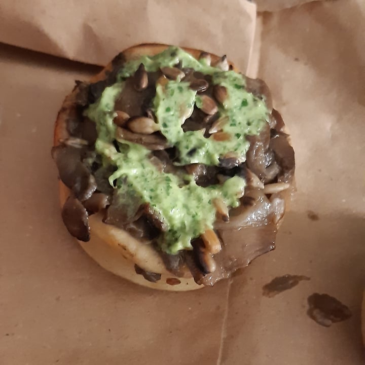 review photo of Pizza Vegana San Telmo Canastitas Super Mario shared by @anana on 25 Sep 2022 - review