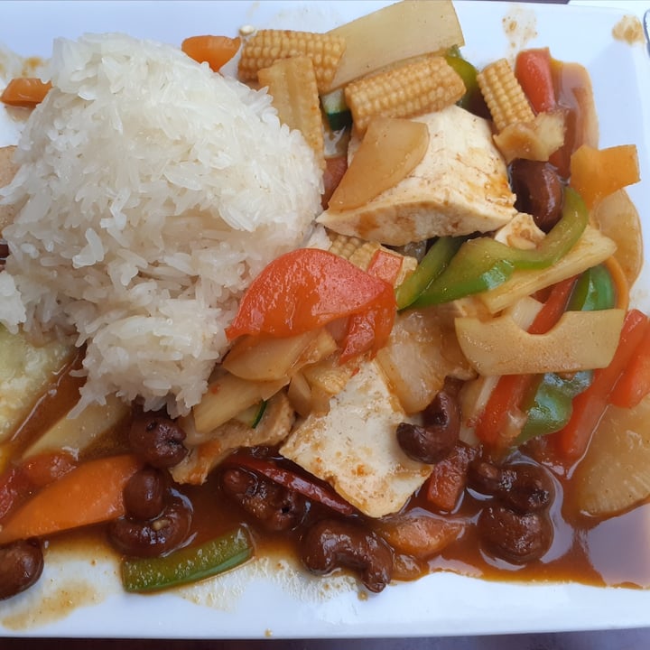 photo of Bodhi Vegan Cashew chicken shared by @arip30 on  20 Jul 2022 - review