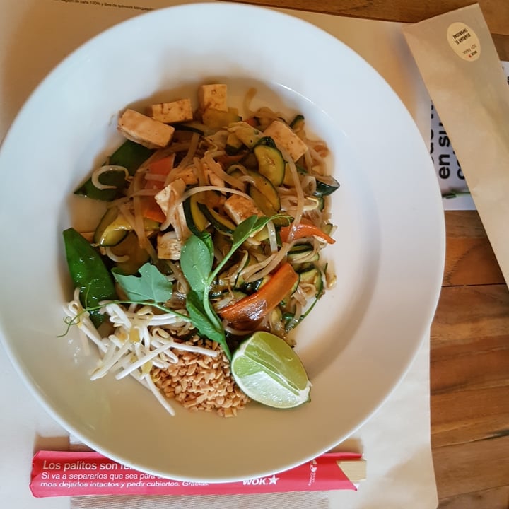 photo of WOK Zona T Phad Thai de tofu con vegetales shared by @catacc on  21 Oct 2020 - review