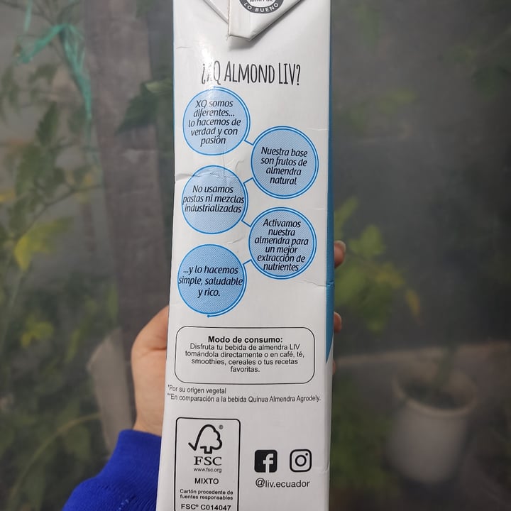 review photo of liv Bebida de Almendra Sin Azúcar shared by @nikypuchita22 on 25 Feb 2022 - review