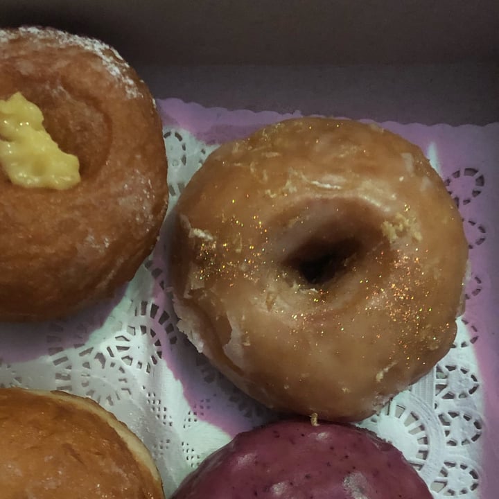 photo of Hulis Donuts Lemon Curd Donut shared by @mimi2308 on  23 Mar 2022 - review