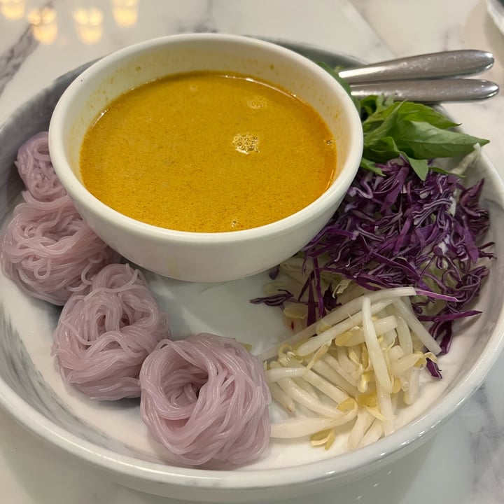 photo of May Veggie Home Thai riceberry vermicelli with mushroom turmeric curry shared by @wanlissa on  03 Apr 2022 - review
