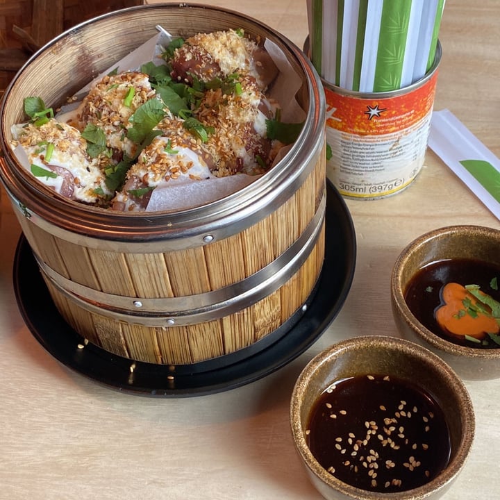 photo of Dragon Dim Sum Reykjavik Dumplingas Mushroom and beetroot shared by @marsi213 on  17 May 2022 - review